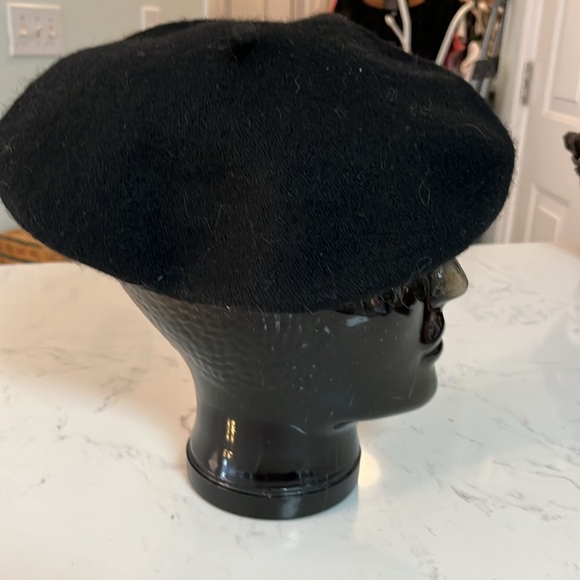 NWOT~Classic Black Beret - Picture 3 of 3